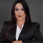 Dra Monik Savanna - MG  Implantodontista
